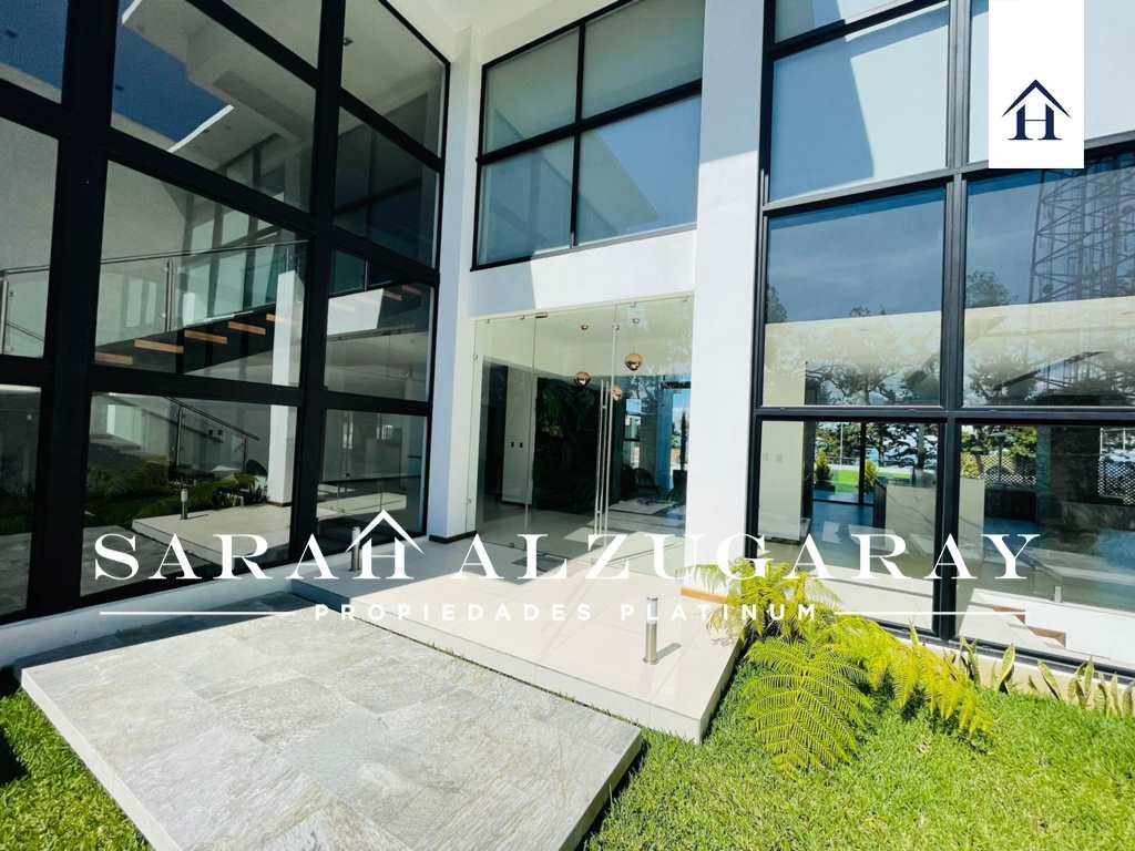 CASA MODERNA CON PISCINA 4 HAB/ CANCHA FUT KM. 10.5
