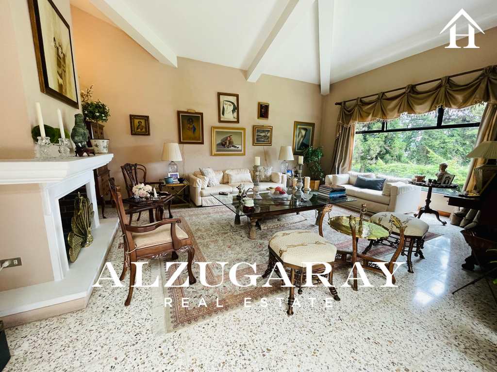 CASA C/AMPLIO JARDÍN 4 HAB. / COND. KM. 12.6