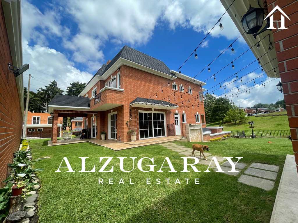 CASA MODERNA CON JARDIN 4 HAB. / COND. KM 16.5 CAES