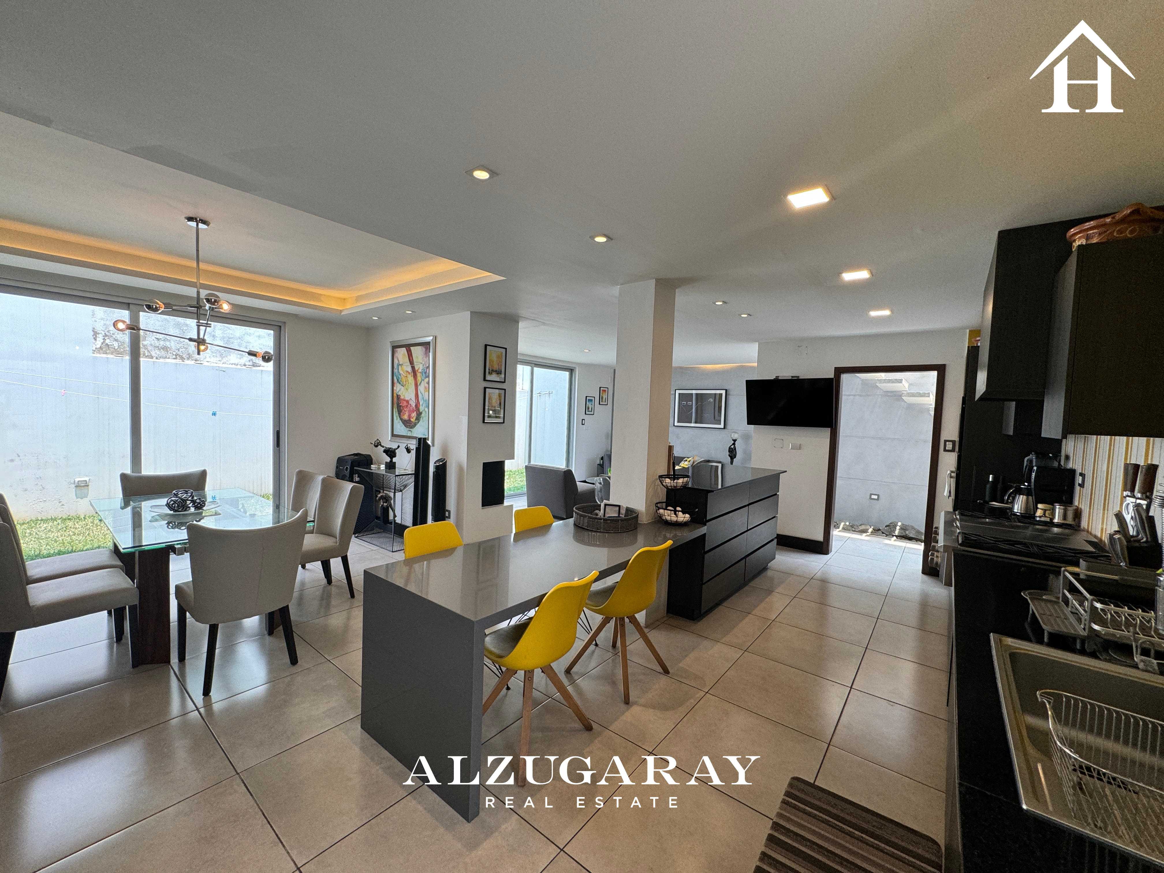 CASA CON BALCÓN Y JARDIN 4 HAB. / COND. KM. 27.5 CAES