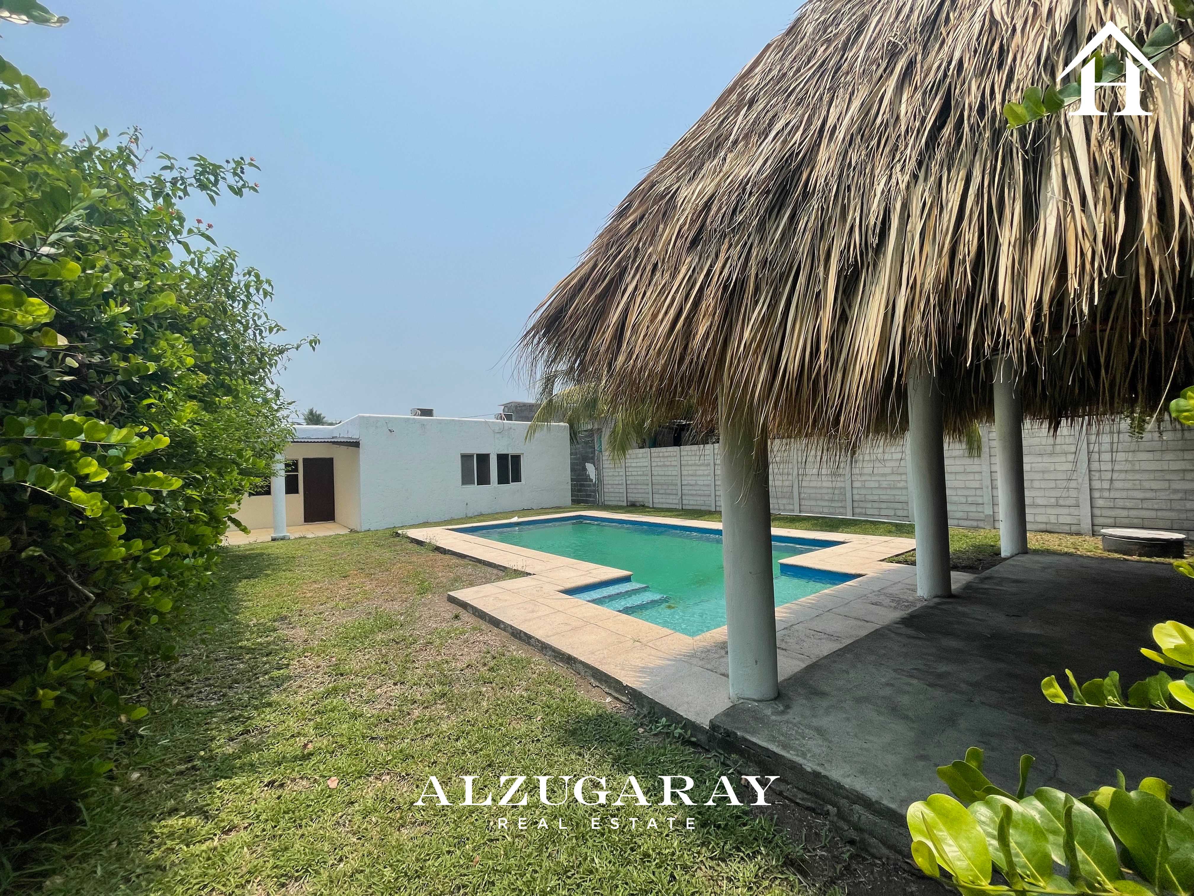CASA AMUEBLADA CON PISCINA 3 HAB/CONDOMINIO EN IZTAPA