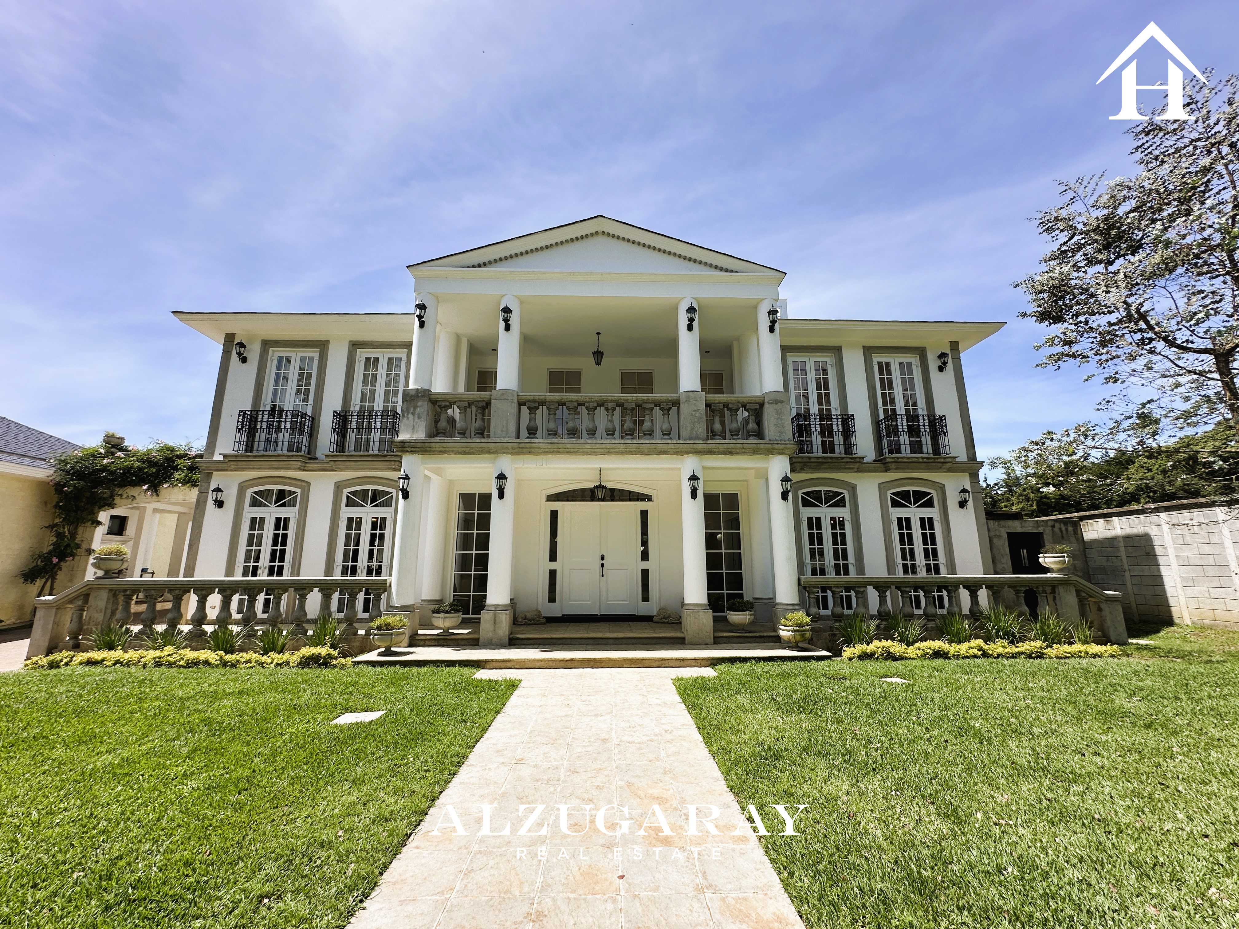 ESPECTACULAR CASA C/ PISCINA ESTILO FRANCES, 4 HAB. + APTO. K.M 23.5, CAES, CASA & CAMPO
