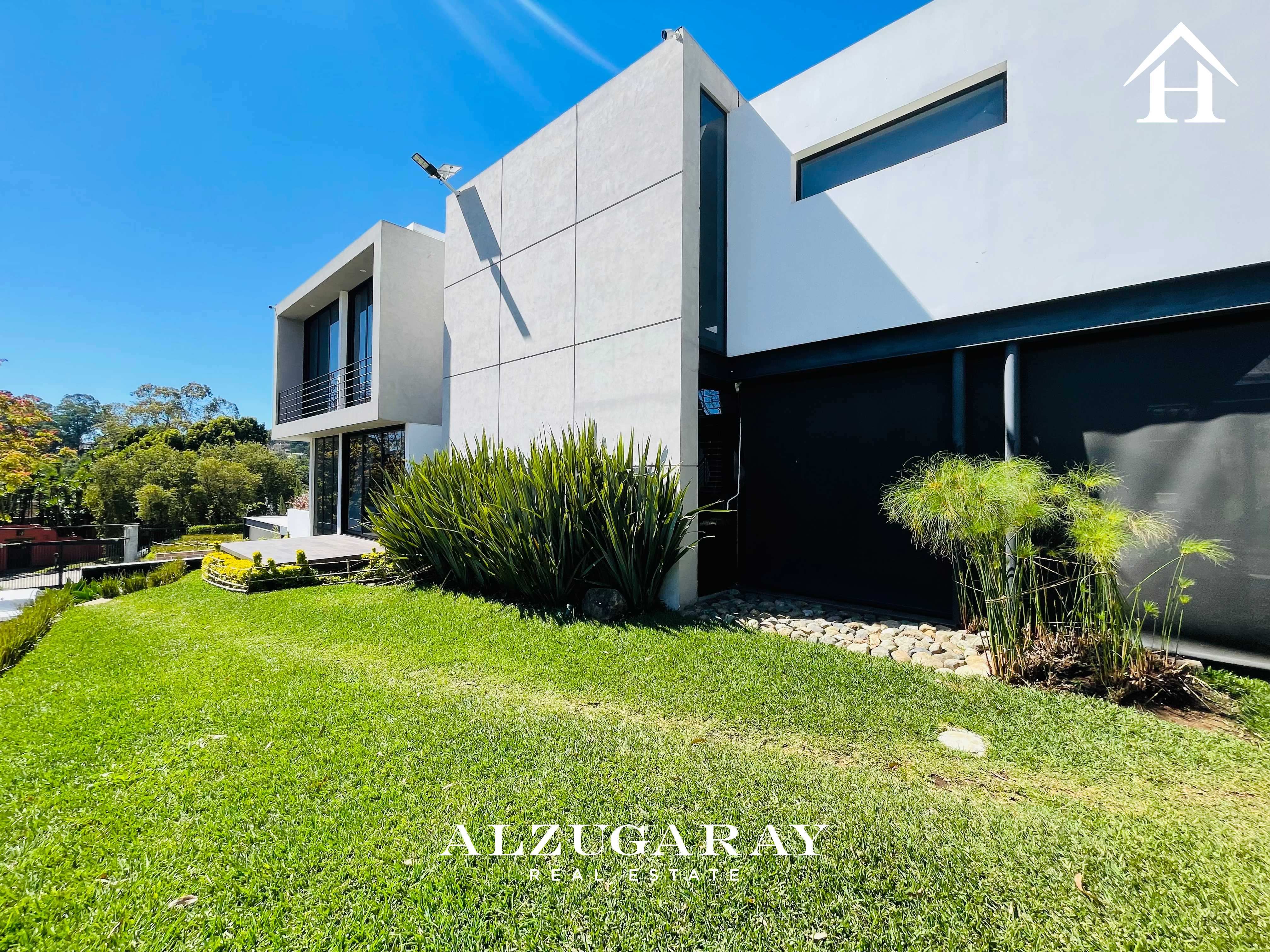 CASA MINIMALISTA C/ JARDÍN Y PÉRGOLA 4 HAB/ EXCLUSIVO CONDOMINIO EN CAES
