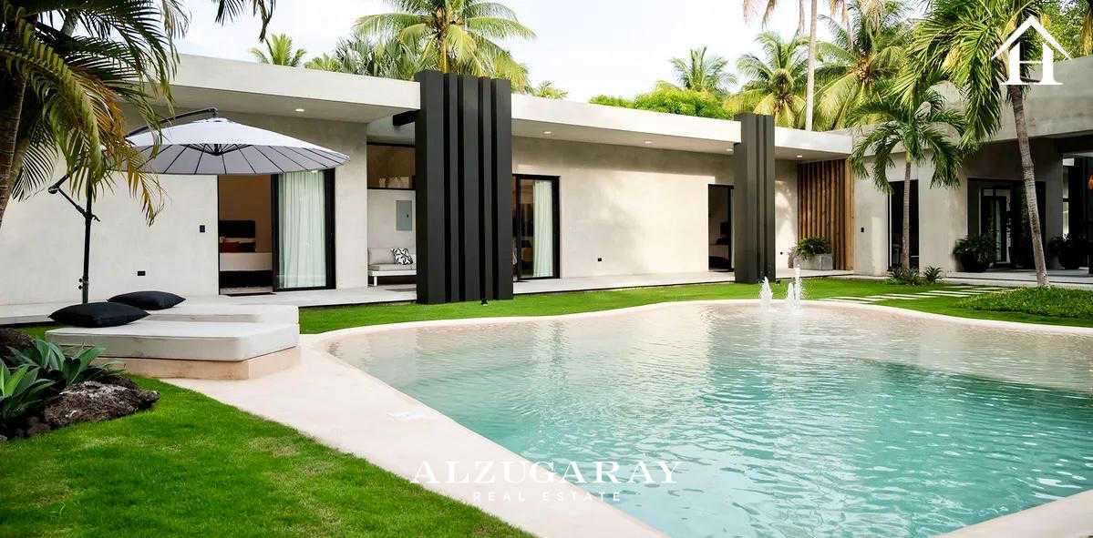 CASA AMUEBLADA C/ 2 PISCINAS 5 HAB. / EN CONDOMINIO LIKIN