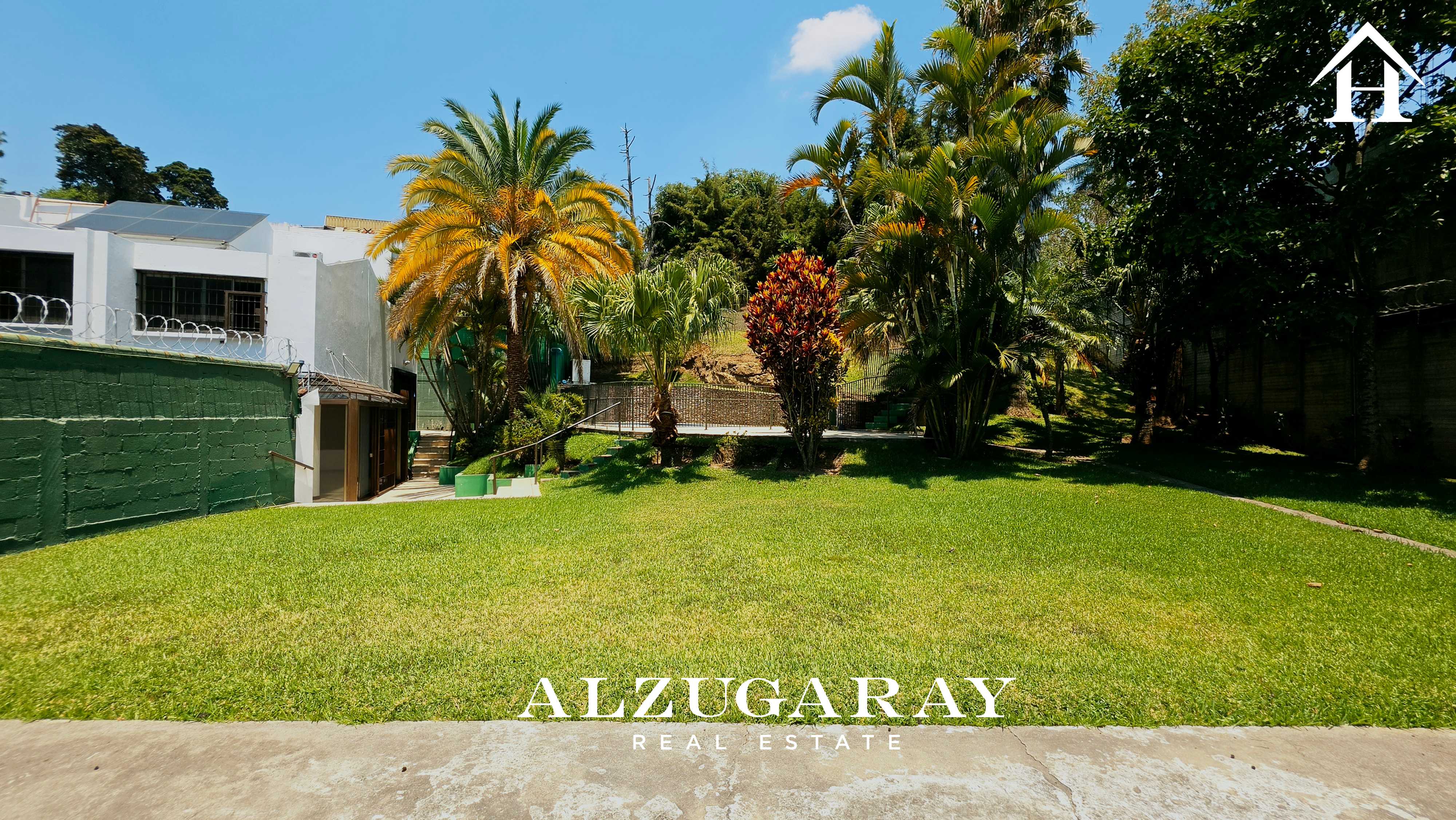 CASA CON PISCINA Y JARDIN -4 HAB / CONDOMINIO ZONA 10