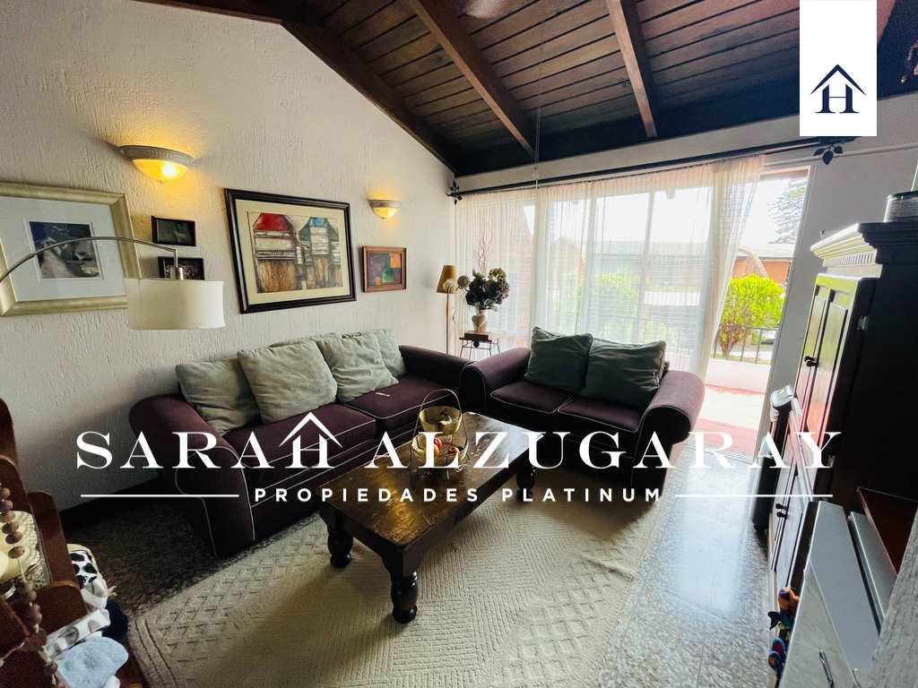 CASA AMPLIA CON JARDIN 3 HAB./ AVE. HINCAPIE Z. 13